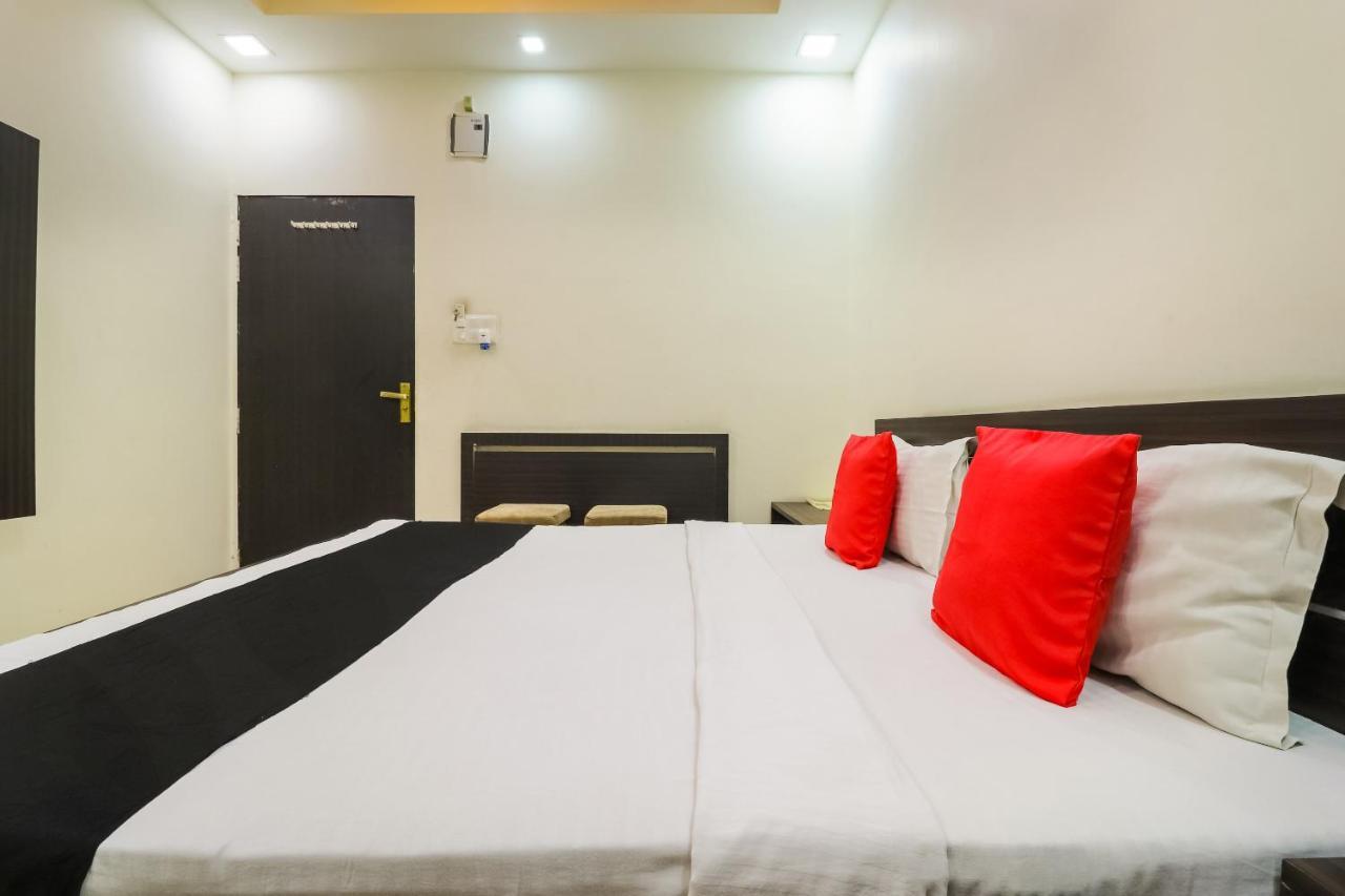 Capital O 15422 Shiva Inn 乌纳奥 外观 照片