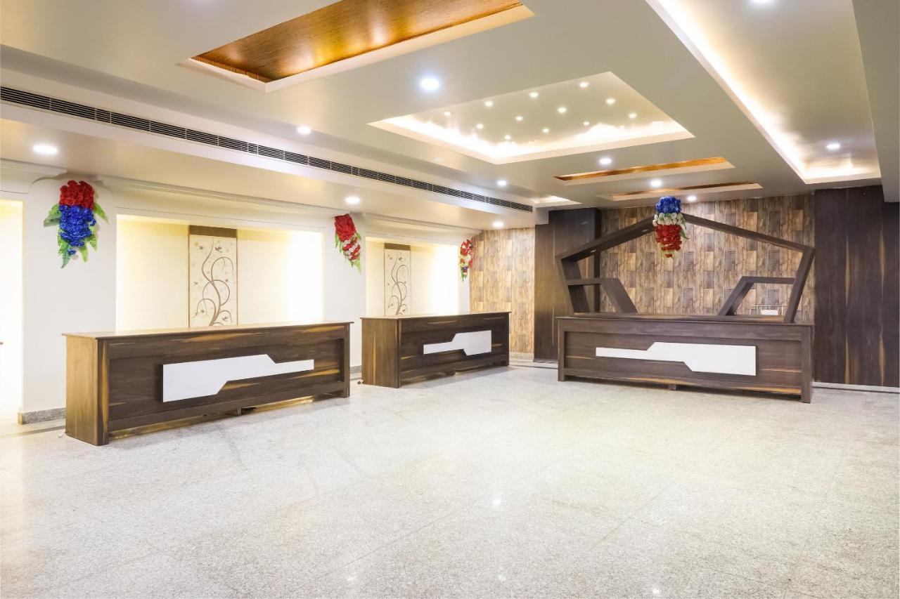 Capital O 15422 Shiva Inn 乌纳奥 外观 照片
