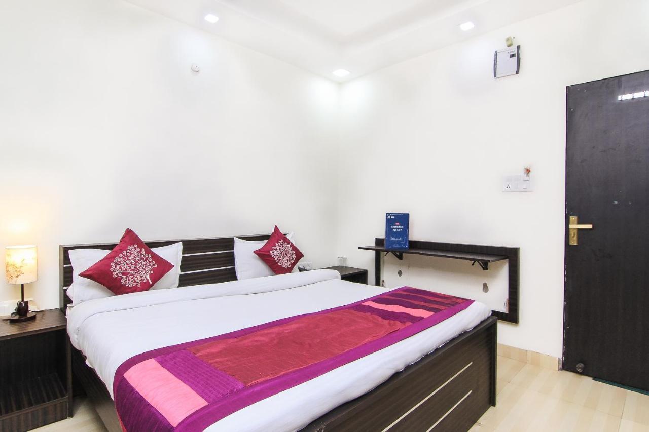 Capital O 15422 Shiva Inn 乌纳奥 外观 照片