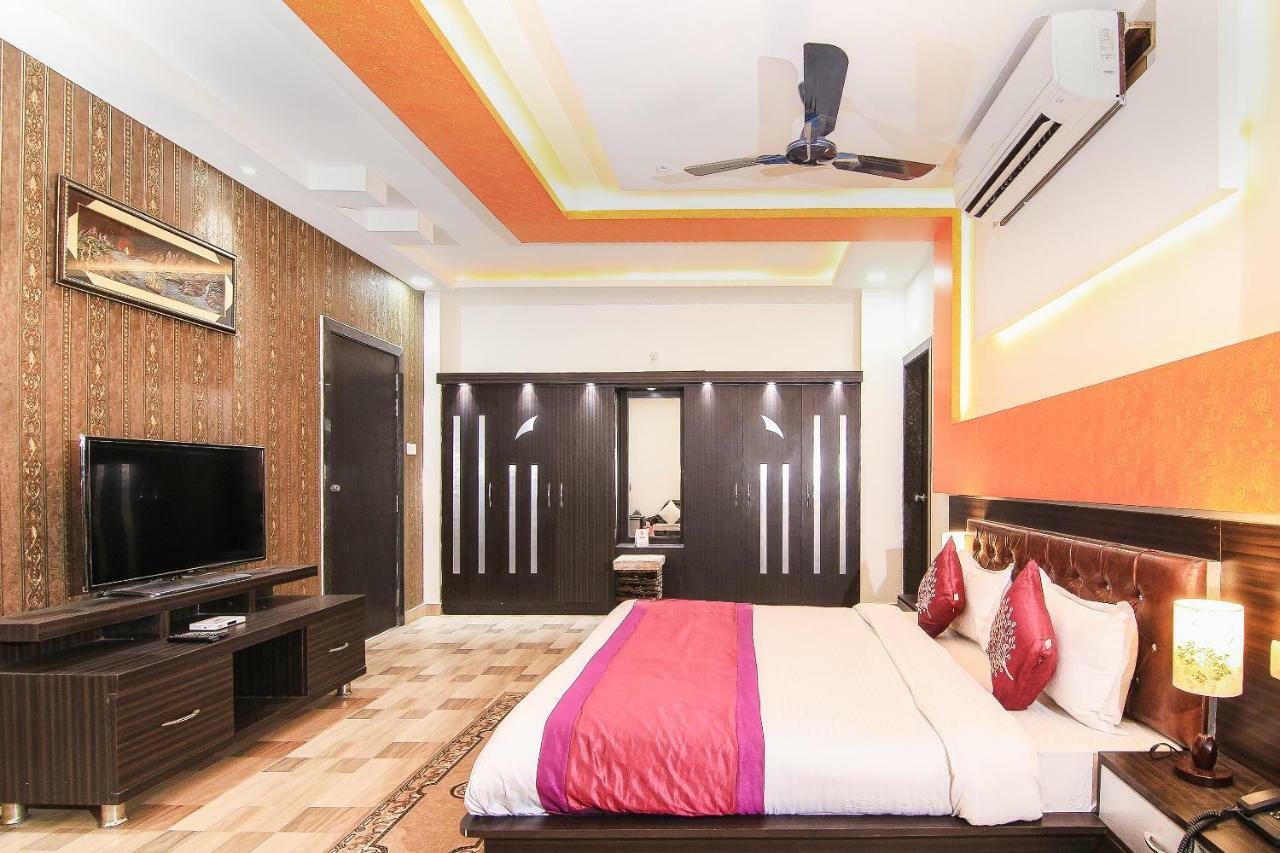 Capital O 15422 Shiva Inn 乌纳奥 外观 照片