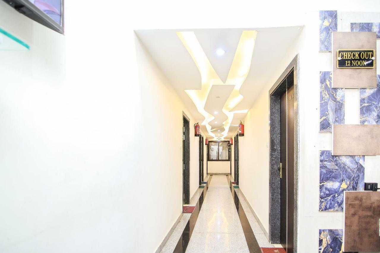 Capital O 15422 Shiva Inn 乌纳奥 外观 照片