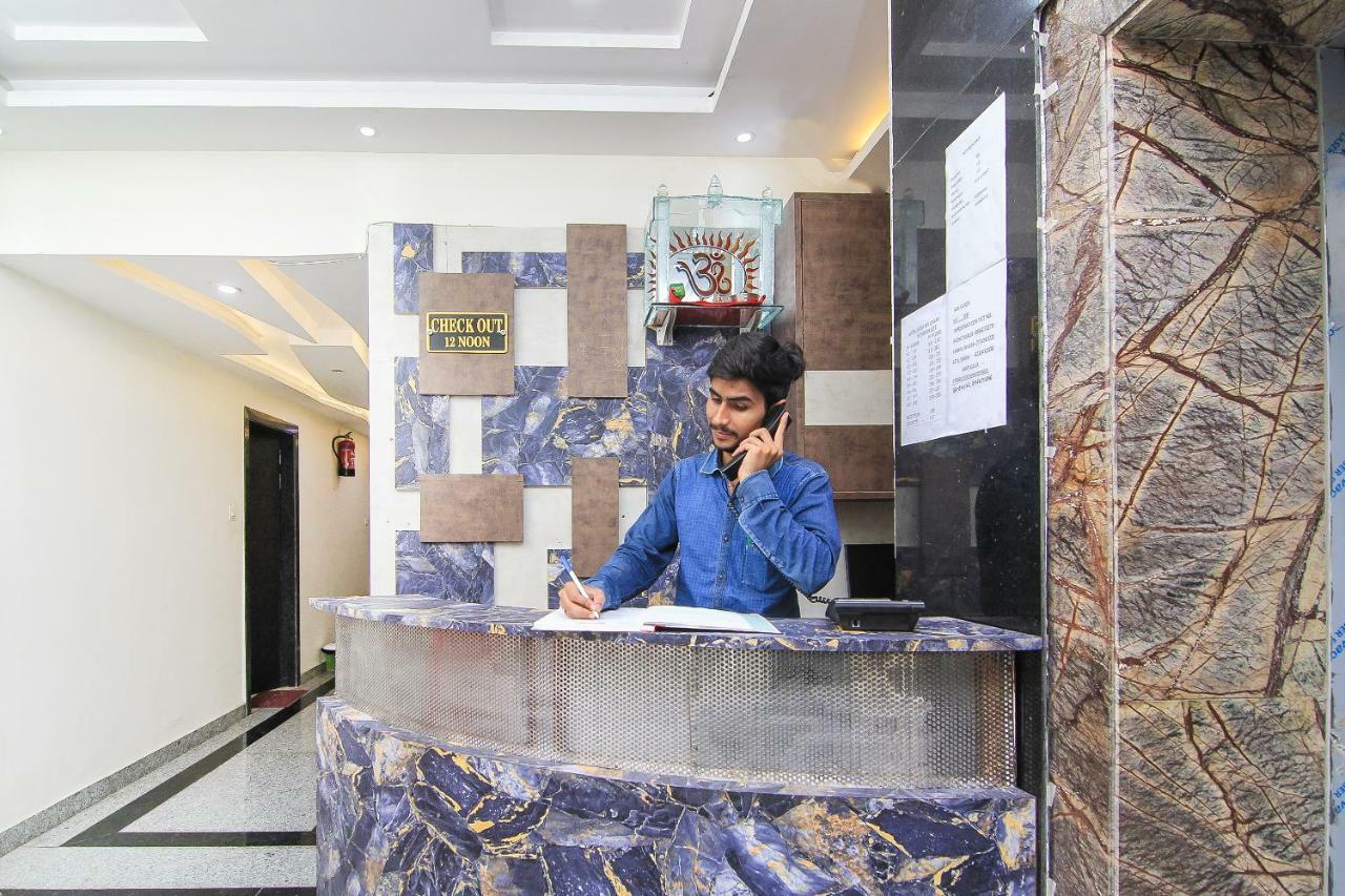 Capital O 15422 Shiva Inn 乌纳奥 外观 照片